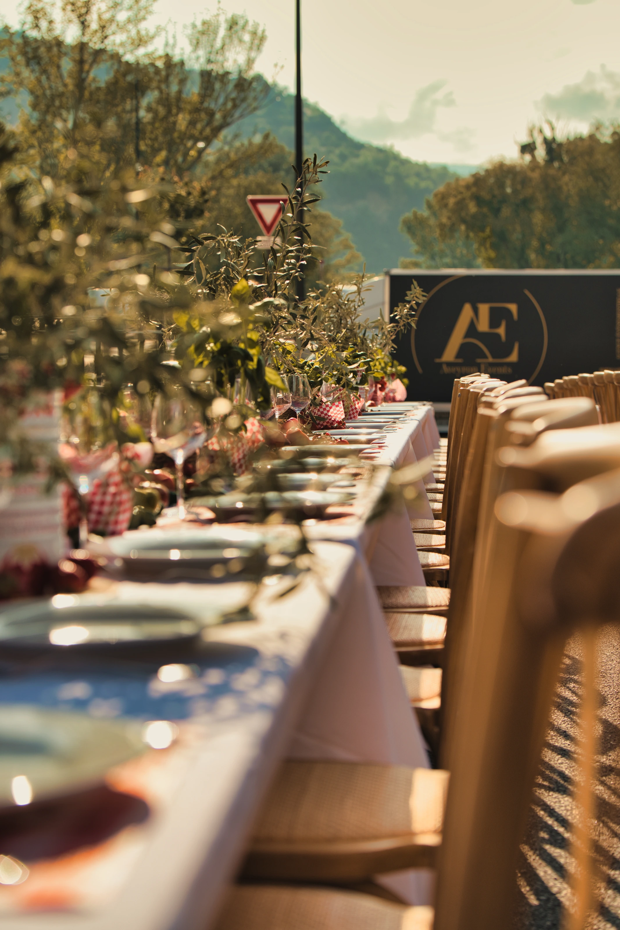 Table dressée pour une réception