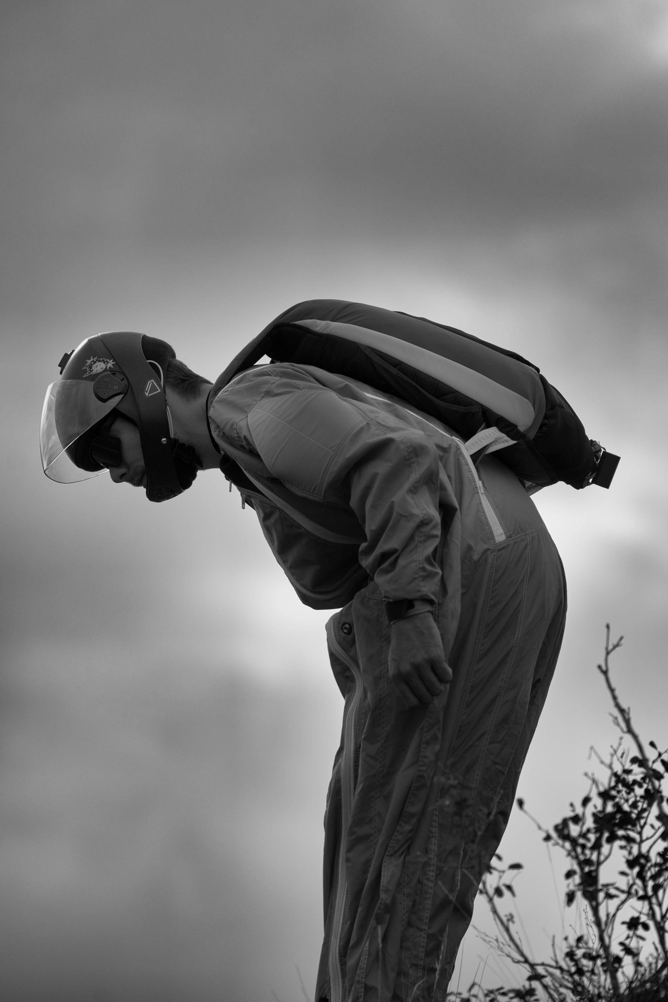 Portrait noir et blanc d'un pilote